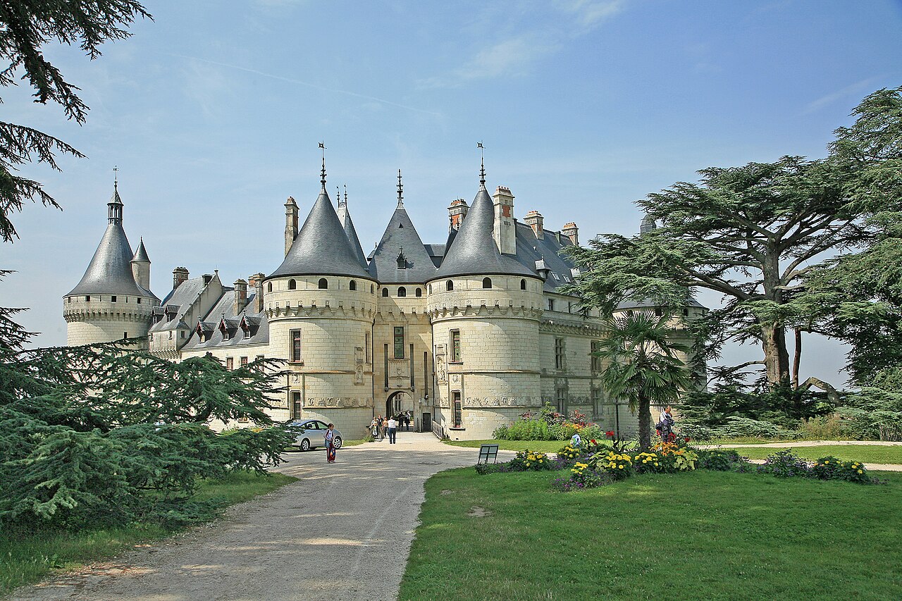 Le château de Chaumont-sur-Loire dominant la Loire